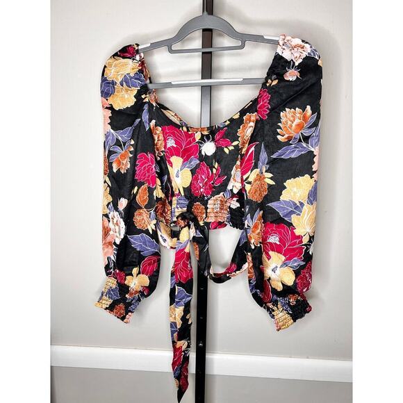 Band of the Free Black Berry Floral Print Camille Crossover Crop Top Size XS NWT - Picture 6 of 10